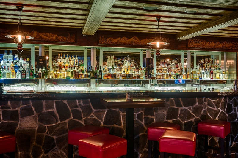 Lobby bar