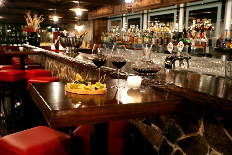 Lobby bar